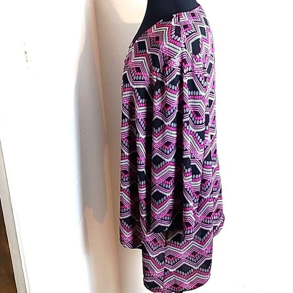 Cato Pink & Black Blouse with Geometric Designs, 3 Silver Circles, Size 18/20W - Picture 5 of 8